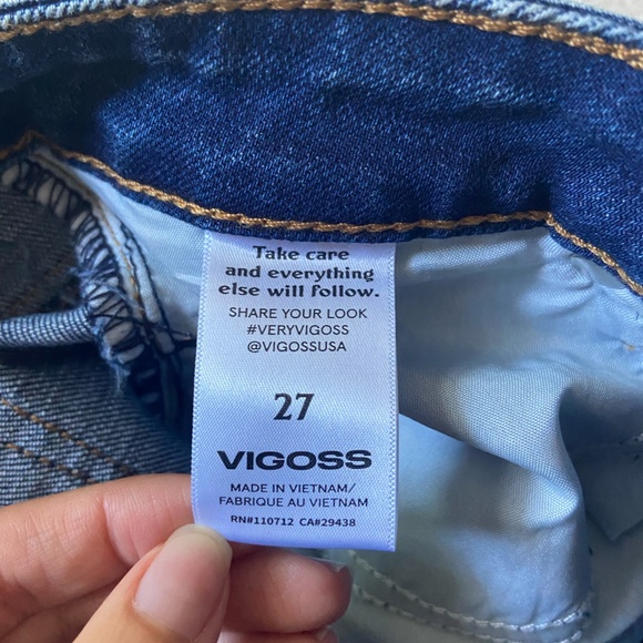 Vigoss // Marley Bermuda Denim Short // Size 27 - Picture 7 of 10